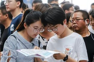 火力十足！基根-穆雷全场18投11中砍下25分6板3助1帽